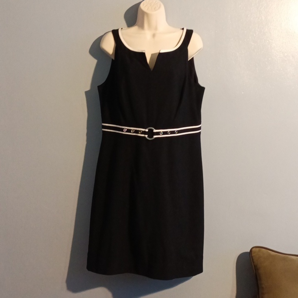 White House black Market women's size 14 black and white dress